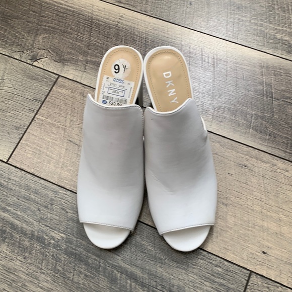 DKNYC Shoes - DKNY wedge high heels 👠🔥